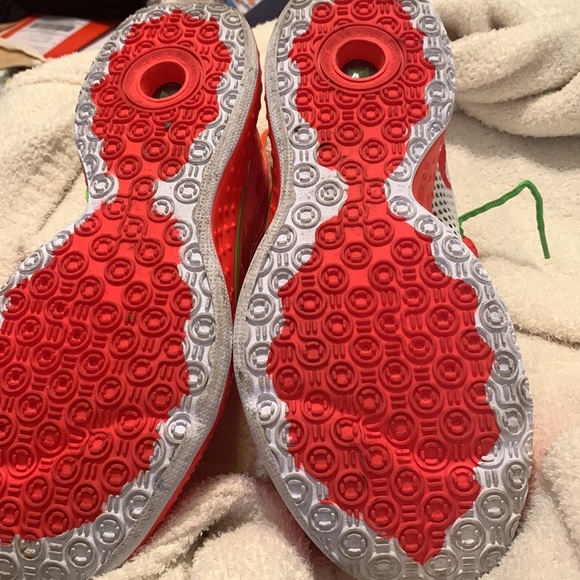 Nike - Picture 5 of 7